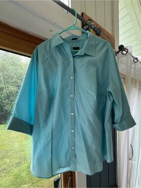 Talbots Light Blue Women’s Button-Up Shirt